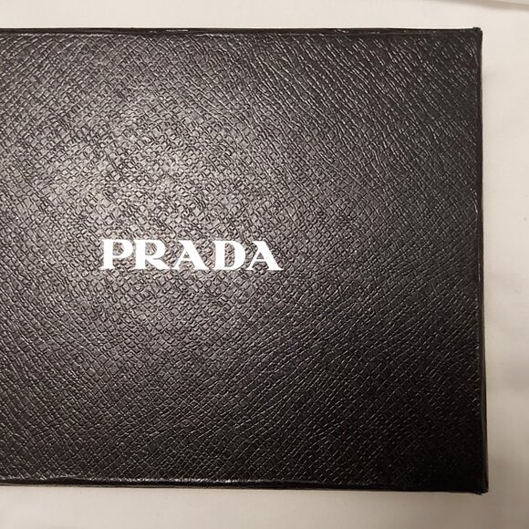 Prada Milano Ladies Wallet - Picture 2 of 11